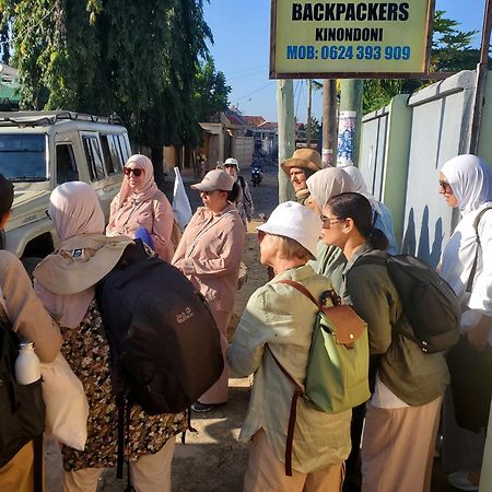 L&J Modern Backpackers Kinondoni Panzió Dár Al-Szalám Kültér fotó